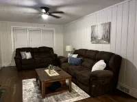 Spacious Country Comfy Living in Yadkin Valley Wineries, Askew Winery, Downtown! 에드워즈 호텔