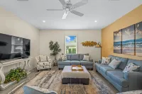 Private Pool Home Hideaway in Palm Aire. Close to all Sarasota has to offer.