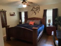 PERFECTLY CUTE COUNTRY BARDOMINIUM ON 11 ACRES Hotels in Grimes County