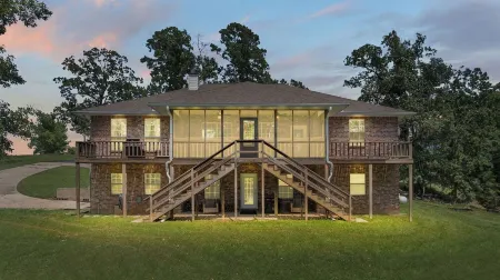 Magnolia Place by Toledo Town and Tackle on Lanan Bay Отели в г. Сабин Пэриш