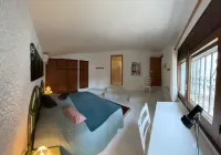 Villa in an  excl. location, elevated on the 1st sealine, 300m from beach, 170m²