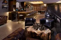 Metropolitan at the 9, Autograph Collection - bar