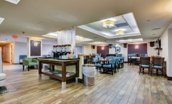 2. 햄프턴 인 포츠..