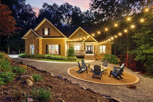 15 Minutes to Downtown Asheville! Movie Theater, Game Rm, HotTub, Sauna, Firepit