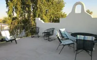 Quite Charming Updated 2 bedroom/1 bath home in Apache Junction, AZ Hotels in Apache Junction