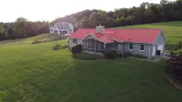 Adjacent to South Holston River. Pet/smoke free!  Great fishing! Close to BMS! - Boutique