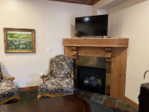 Zermatt Resort Condo located in the beautiful Swiss town of Midway ミッドウェイのホテル