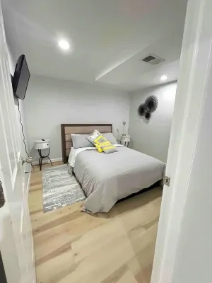 Cozy 1-bedroom mas in enjoyable Aurora with AC, WiFi Hotels near Iliff Crossings Shopping Center