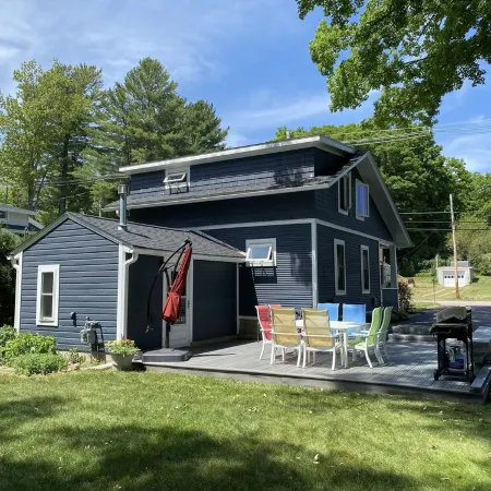 Walloon Lake Cottage; Minutes Walk to Water & The Village
