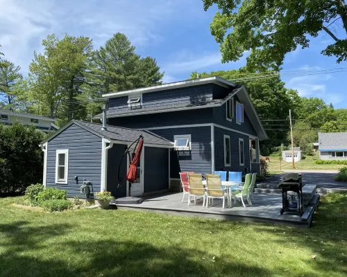Walloon Lake Cottage; Minutes Walk to Water & The Village Hotels in Melrose Township