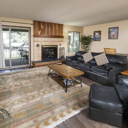 Private, Quiet 2 Bedroom Condo w/ Pool & Hot Tub