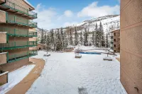 2 Bed / 2 Bath With Amazing Views Steps From Gondola