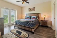 Stay Near the Strip, One Minute Off Parkway with Sensational Views.
