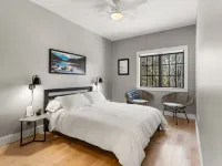 Downeast Retreat: Private Acreage, Contemporary Design & Easy Beach Access Hotels in Lamoine