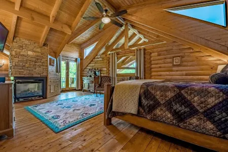 Spectacular Winter Views! ADD Aux.or Carriage House Free for Nov-March 26 Dates!