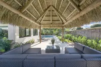 Gorgeous 3B/2B Private Heated Pool mins from the beach