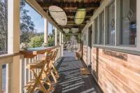 Private Studio , spectacular  Ocean View , bathroom , kitchenette, Very Quiet