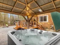 Wild Dog Cabin located on Highway 2 - Only 25 min to Steven's Pass! Hotels in Baring
