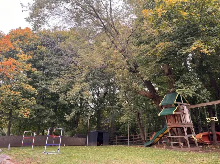 Charming apt -2 Bedroom -Close to Beach/Sleeps 6