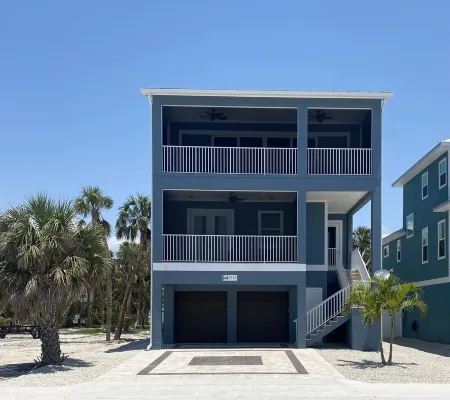 Easter 🐣 APR 19-26 Available Great Rates! MAY 10-23  🏖 Beach Access 2min walk