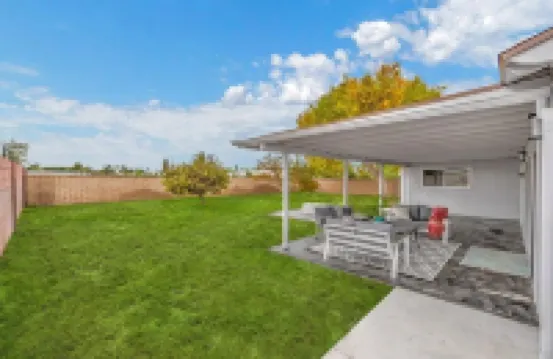 Luxurious Newly Remodeled 4 bedroom Home with Large Backyard near Disneyland