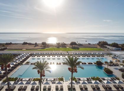 Gennadi Grand Resort