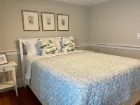 West End - Commercial Street, Charming 2-Bedroom with Beach Access - Sleeps 4! - 3 stjerner