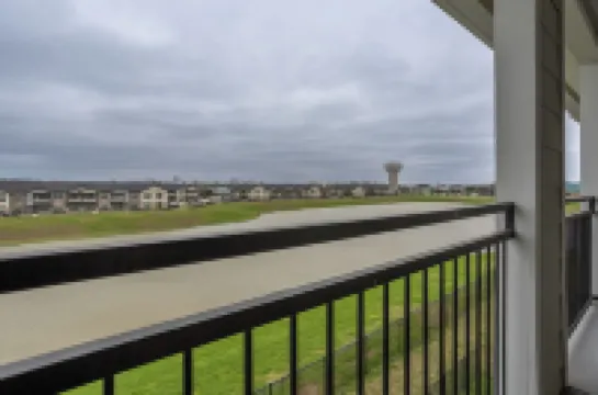 Feel@Home I Rosenberg I Lakeview