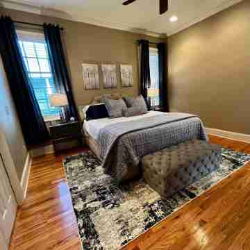 Downtown Luxury Charleston-Style Row House/Near Bruce's Field/Horse District Rooms