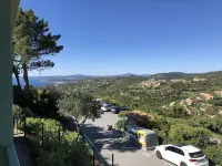 Air-conditioned Mazet Les Issambres in Secure Residence with Swimming Pool Hotels in Roquebrune-sur Argens