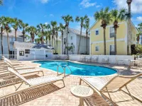 Destin Crystal Beachside Escape~Steps to Beach & Pool~Prime Location - Country Houses