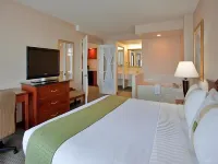 Holiday Inn Wichita East I-35 Hotels near The Keeper of the Plains