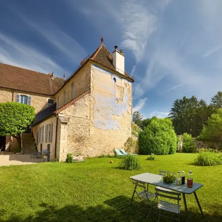 Former convent from the 17th, renovated, private garden, Beaune city center