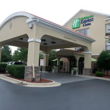 Holiday Inn Express & Suites SANFORD by IHG