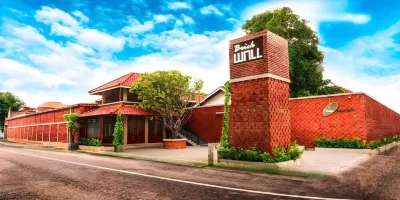 Olinia Airport Hotel Hotels in Катунаяка