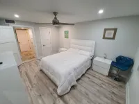 Direct Ocean Front, Beautiful Views, Close to Everything. MONTHLY RENTALS ONLY