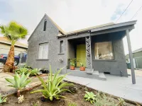 Beautiful modern home minutes from LAX and 15 minutes to most LA attractions Hotels in Inglewood