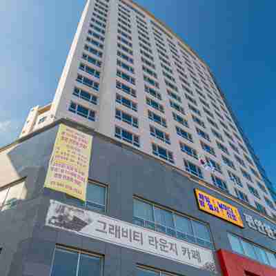 The Sky Hotel Cheon an Hotel Exterior