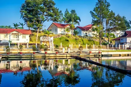 Marbella Villa RESORT​ Отели рядом с достопримечательностью «Tangkuban Perahu»