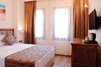 TROIADA Hotel Các khách sạn ở Fatih Mh.