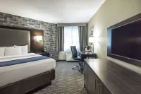 Comfort Inn Montreal Aeroport Hotels in Pointe Claire