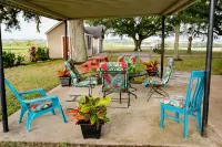 Spacious Country Living Located In The Heart Of Brenham