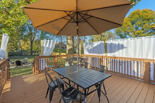 The Luxe/Hot Tub/Playground/12 Min to Horse Park