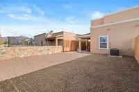 Modern Farmhouse 3 Bedroom Near Ft. Bliss Hotels near National Border Patrol Museum