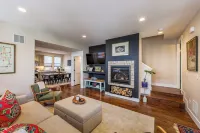 The Baldwin Bungalow • Boho Charm + Hot Tub • Historic Downtown Stay