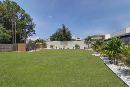 2 Bedroom Bungalow With Hot Tub Near Indian Rocks Beach