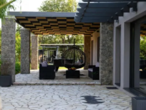 Villa Black White Dassia Hotéis em Dassia