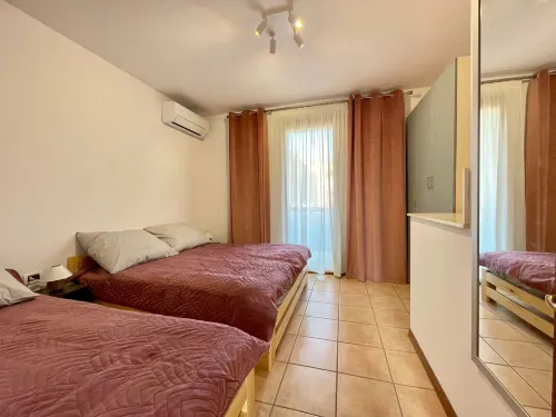 Modern Seaside Flat by the Pool