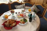 Restaurant-Café-Pension Himmel - breakfast