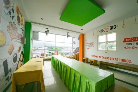 RedDoorz Plus Syariah @ Pentadio Gorontalo Отели в г. Gorontalo Regency